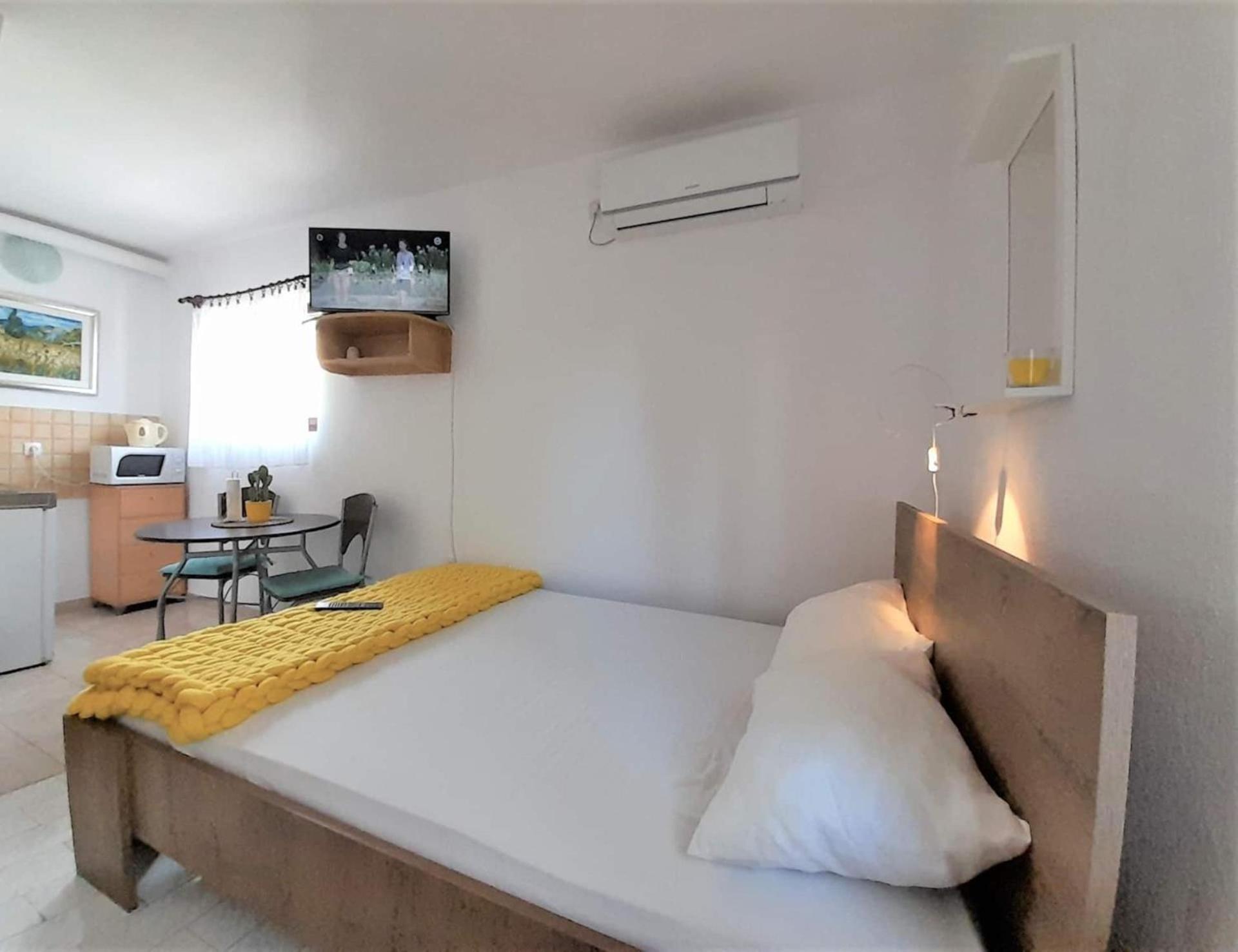 Lovely Studio Malina Close To The Beach Krk Town Exteriér fotografie